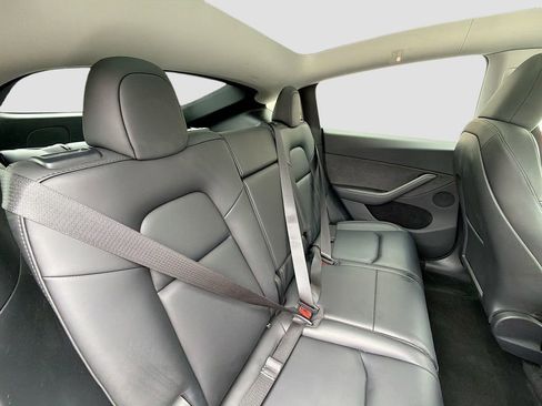 Used 2023 Tesla Model Y Long Range image 29