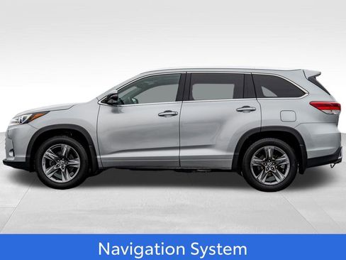 Certified 2019 Toyota Highlander Limited Platinum image 4