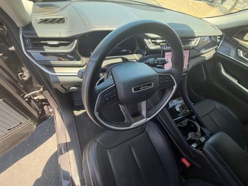 Used 2022 Jeep Grand Cherokee Limited w/ Luxury Tech Group II RWD image 13