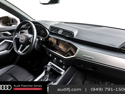 Used 2024 Audi Q3 2.0T Premium image 16