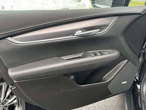 Certified 2024 Cadillac XT5 Luxury w/ LPO, Floor Liner Package image 11