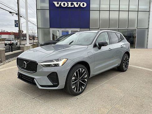 New 2026 Volvo XC60 T8 Ultra w/ Climate Package AWD/4WD image 3