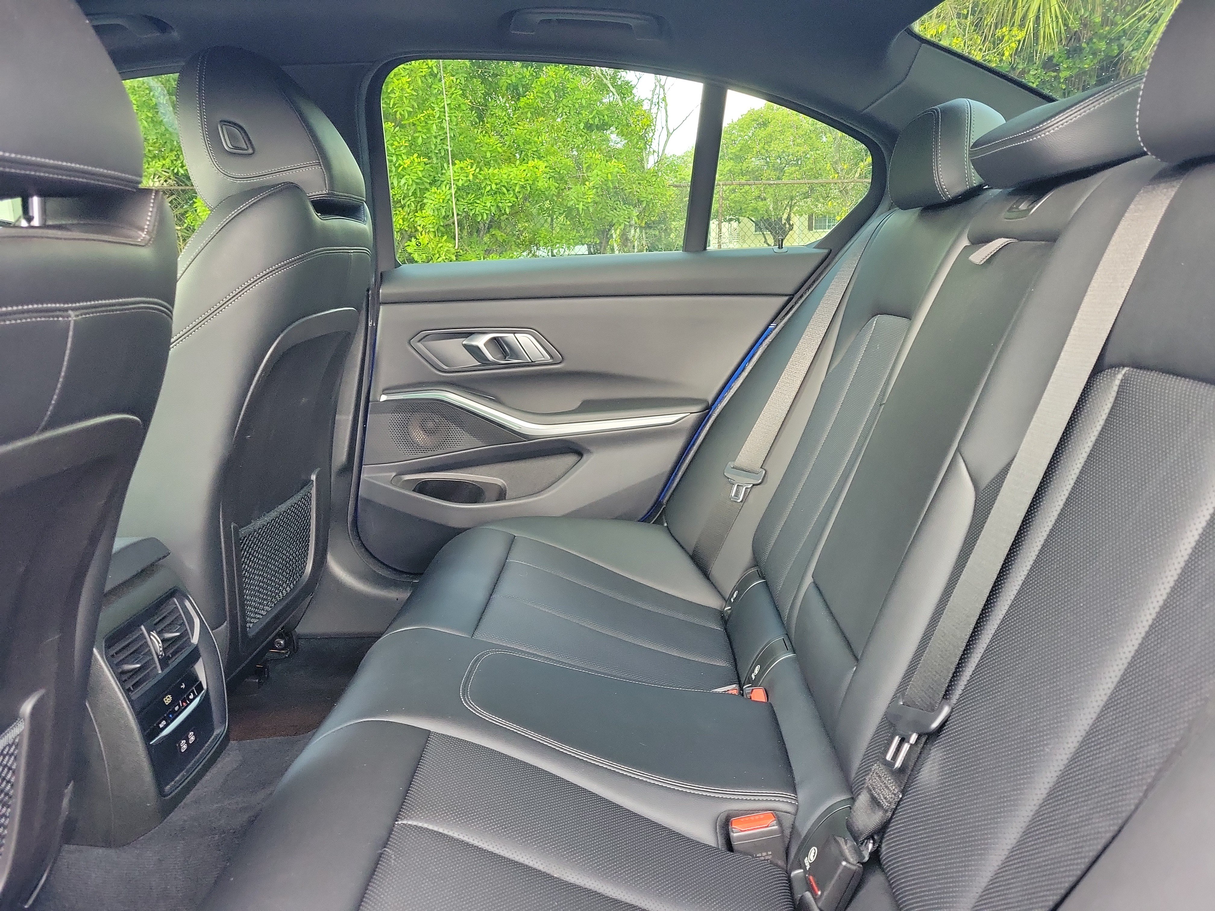 Used 2022 BMW 330i Sedan w/ M Sport Package RWD image 14