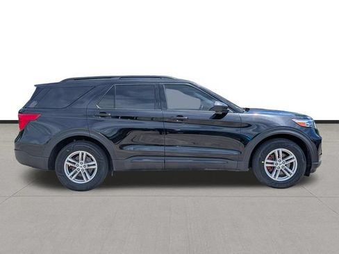 Used 2022 Ford Explorer XLT RWD image 4
