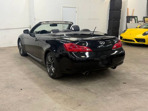 Used 2010 INFINITI G37 Convertible w/ Premium Pkg RWD image 3