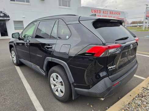 Used 2019 Toyota RAV4 LE image 4