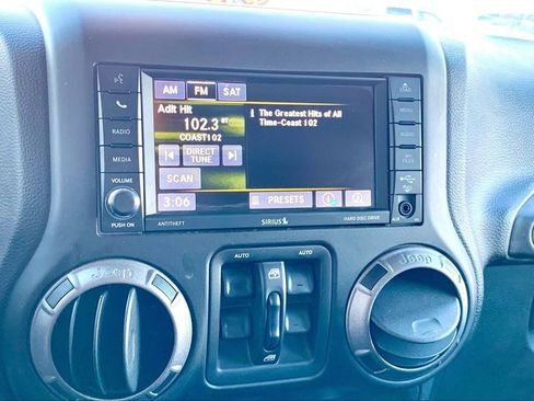 Used 2017 Jeep Wrangler Unlimited Sport w/ Quick Order Package 24S image 18