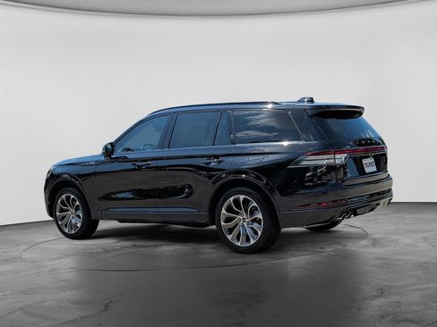 Used 2025 Lincoln Aviator AWD w/ Jet Appearance Package image 5