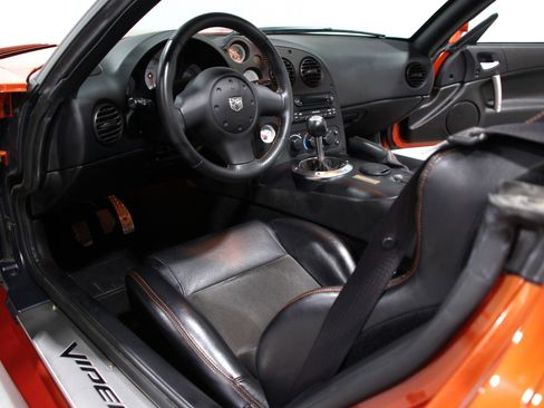 Used 2005 Dodge Viper SRT-10 w/ Copperhead Edition Group RWD image 49