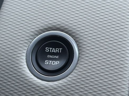 Used 2020 Land Rover Discovery Sport SE R-Dynamic image 15