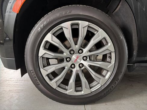 Used 2021 GMC Yukon Denali w/ Denali Premium Package image 4