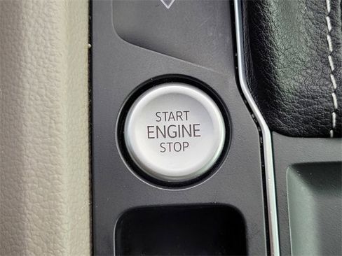 Used 2022 Volkswagen Atlas SE image 24