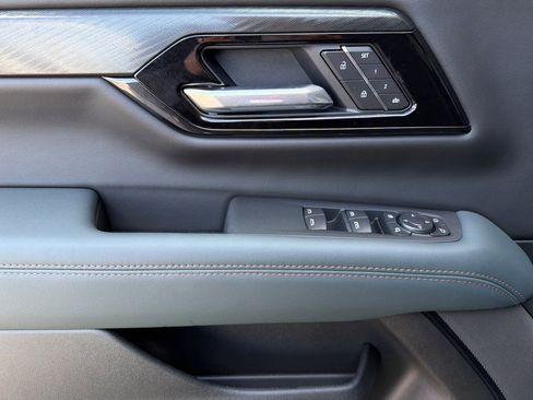 New 2026 GMC Yukon XL AT4 AWD/4WD image 10