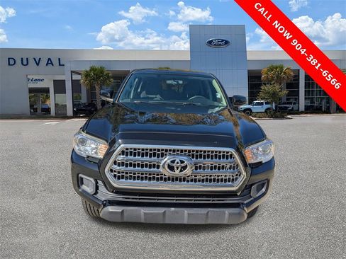 Used 2016 Toyota Tacoma SR image 9