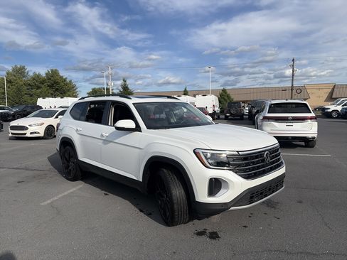 Used 2026 Volkswagen Atlas SE w/ Panoramic Sunroof Package AWD/4WD image 4