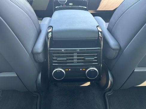 Used 2026 Land Rover Range Rover Sport SE AWD/4WD image 19