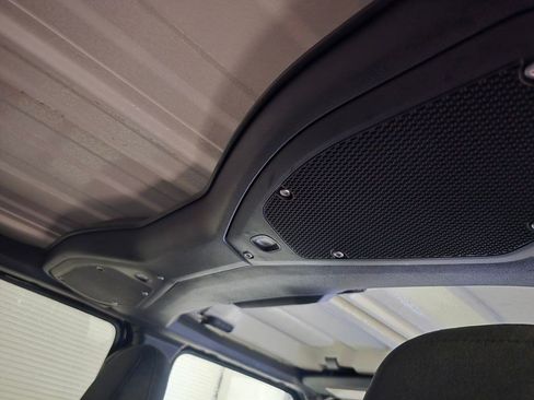 Used 2025 Jeep Wrangler Unlimited Rubicon AWD/4WD image 36