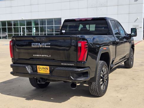 Used 2024 GMC Sierra 2500 Denali Ultimate AWD/4WD image 7