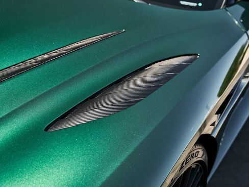 Used 2023 Aston Martin DBS Coupe RWD image 10