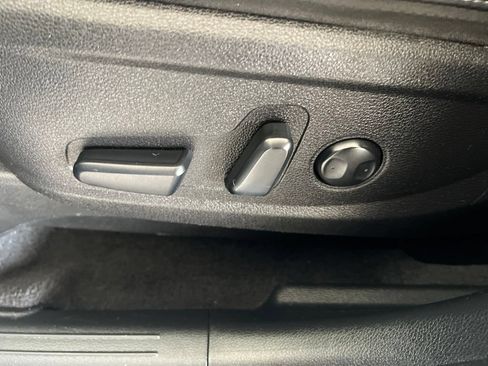 Used 2024 Kia Telluride S AWD/4WD image 48