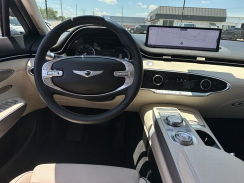 Used 2022 Genesis GV70 2.5T w/ Advanced Package AWD/4WD image 15