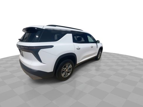 Used 2026 Chevrolet Traverse LT w/ Driver Confidence Package FWD image 8