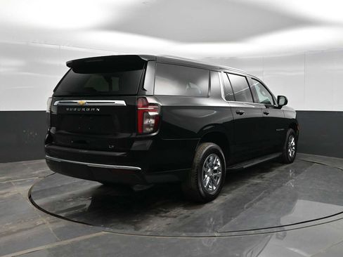 Used 2024 Chevrolet Suburban LT image 8