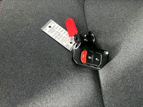 Used 2025 Jeep Wrangler Unlimited Rubicon AWD/4WD image 10