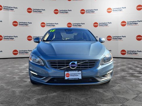 Used 2018 Volvo S60 T5 Inscription image 2