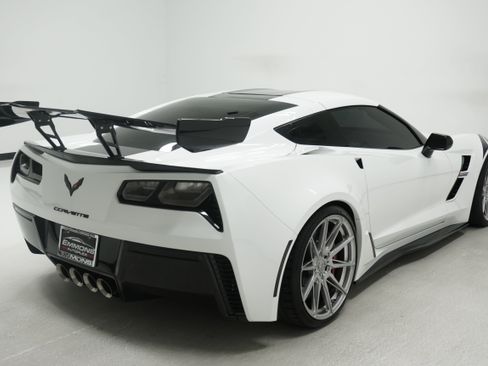 Used 2018 Chevrolet Corvette Grand Sport w/ Z07 Performance Package RWD image 4