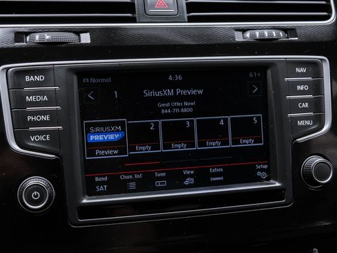 Used 2017 Volkswagen GTI SE image 30