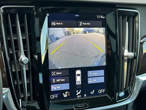 Used 2018 Volvo S90 T5 Momentum w/ Convenience Package image 25