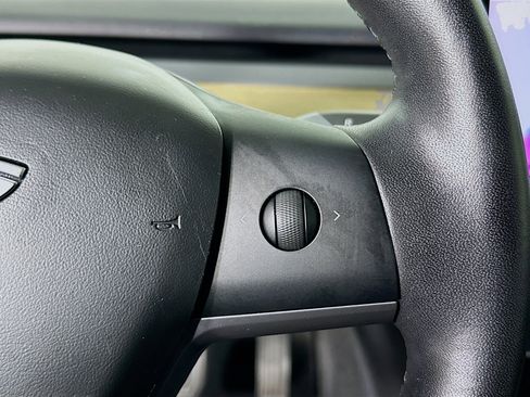 Used 2020 Tesla Model 3 Standard Range Plus RWD image 17