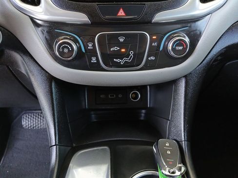 Used 2019 Chevrolet Equinox LS w/ LS Convenience Package FWD image 36