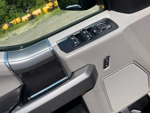 Used 2017 Ford F150 XLT w/ Equipment Group 302A Luxury AWD/4WD image 12