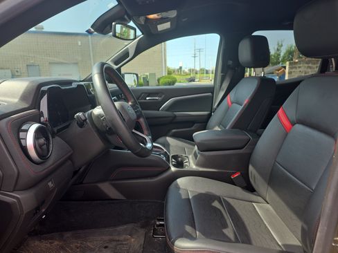 Used 2023 Chevrolet Colorado Z71 w/ Z71 Convenience Package 2 AWD/4WD image 12