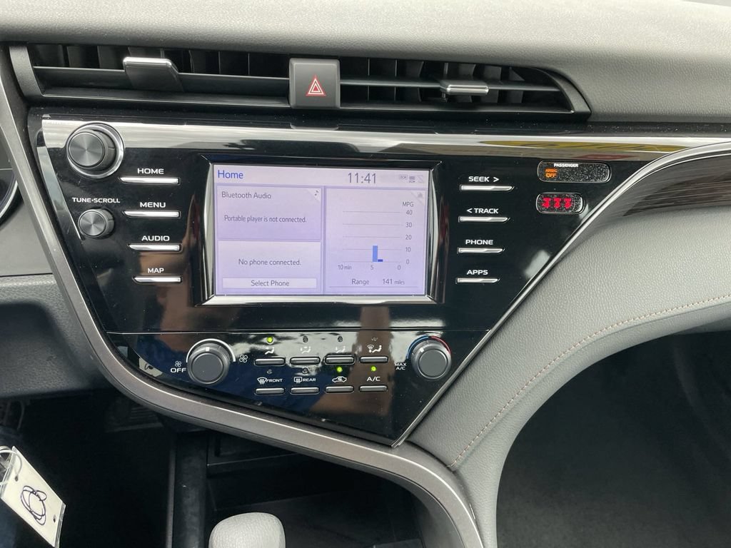 Used 2019 Toyota Camry LE FWD image 18