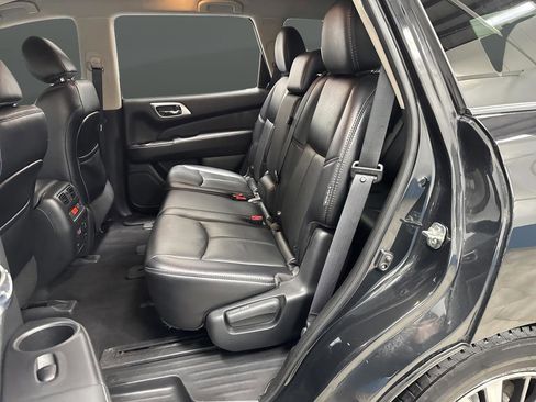 Used 2020 Nissan Pathfinder SL image 29