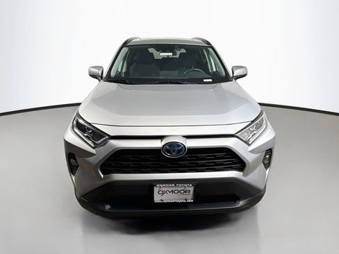 Certified 2020 Toyota RAV4 XLE w/ Convenience Package AWD/4WD image 2