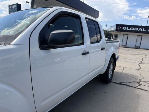 Used 2017 Nissan Frontier SV w/ SV Value Truck Package AWD/4WD image 20