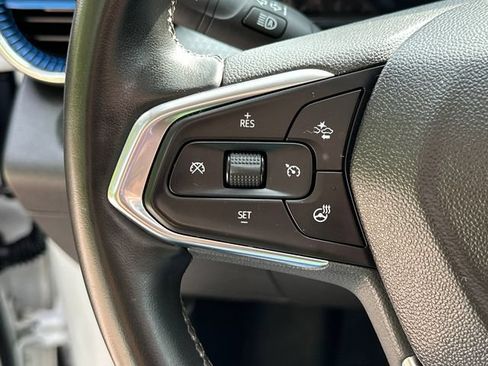 Certified 2024 Chevrolet Trax LT w/ Sunroof Package FWD image 28