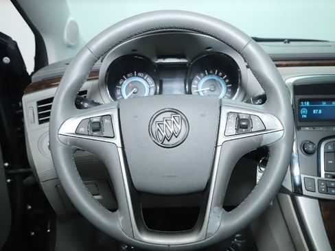 Used 2011 Buick LaCrosse CX image 33