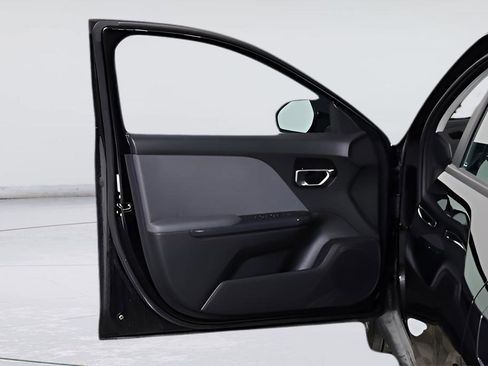 Certified 2025 Kia K4 EX image 38