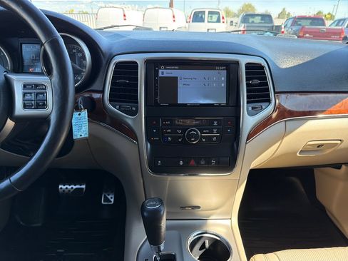 Used 2012 Jeep Grand Cherokee Limited w/ Luxury Group II AWD/4WD image 16