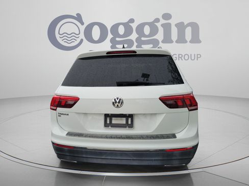 Used 2020 Volkswagen Tiguan SE FWD image 3