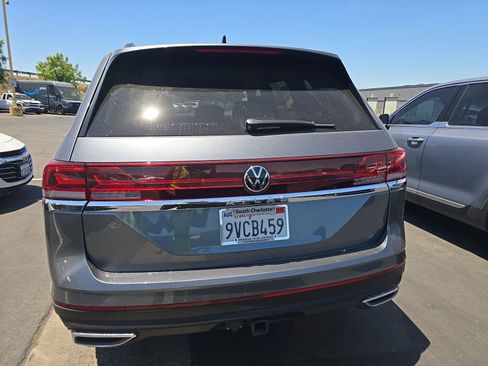 Used 2024 Volkswagen Atlas SE FWD image 7