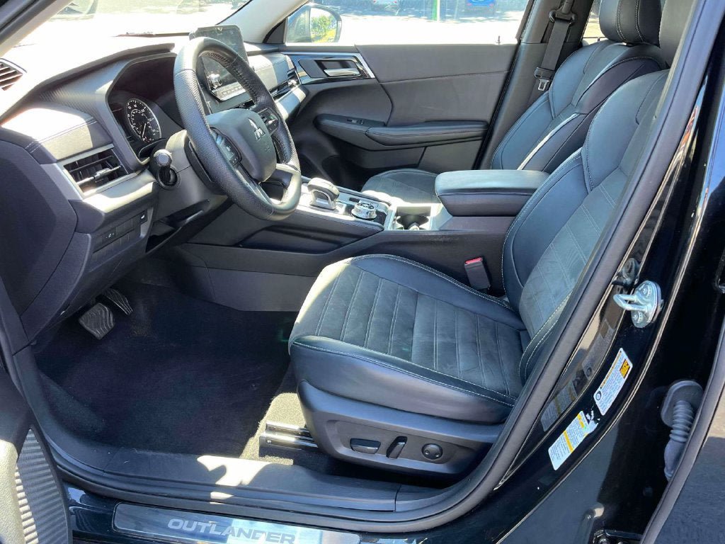 Used 2024 Mitsubishi Outlander SE AWD/4WD image 26