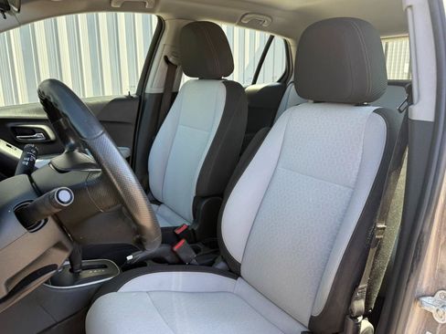 Used 2020 Chevrolet Trax LS FWD image 14