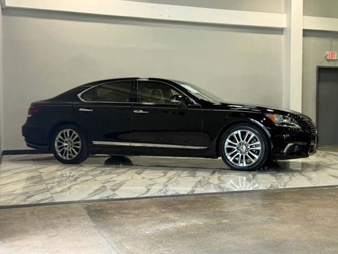 Used 2014 Lexus LS 460 w/ Comfort Package RWD image 5