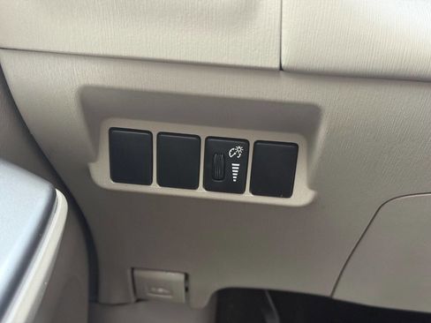 Used 2012 Toyota Prius V Five image 10